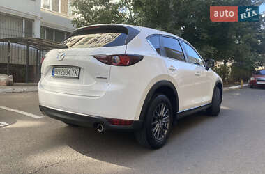 Позашляховик / Кросовер Mazda CX-5 2020 в 