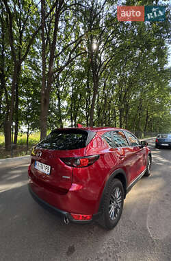 Позашляховик / Кросовер Mazda CX-5 2017 в 