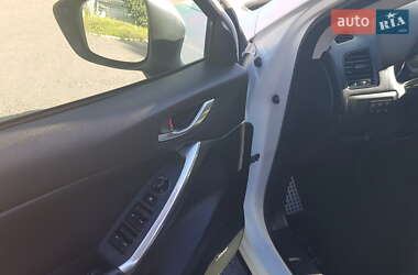 Позашляховик / Кросовер Mazda CX-5 2014 в 