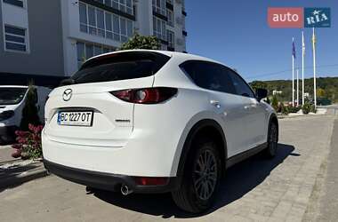 Позашляховик / Кросовер Mazda CX-5 2020 в 