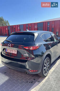 Позашляховик / Кросовер Mazda CX-5 2017 в 