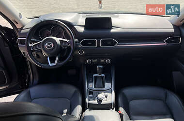 Позашляховик / Кросовер Mazda CX-5 2017 в 