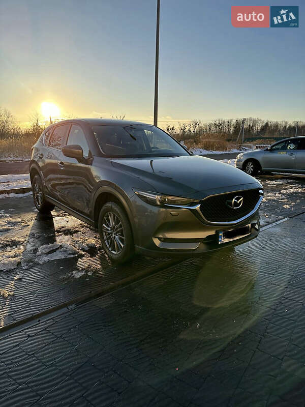 Позашляховик / Кросовер Mazda CX-5 2018 в 
