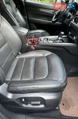 Позашляховик / Кросовер Mazda CX-5 2017 в 