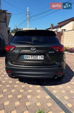 Позашляховик / Кросовер Mazda CX-5 2015 в 