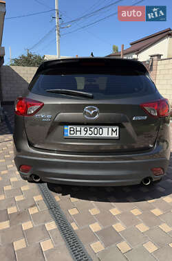 Позашляховик / Кросовер Mazda CX-5 2015 в 