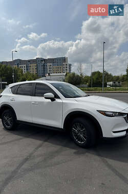 Позашляховик / Кросовер Mazda CX-5 2017 в 