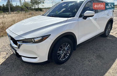 Позашляховик / Кросовер Mazda CX-5 2017 в 