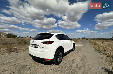 Позашляховик / Кросовер Mazda CX-5 2017 в 