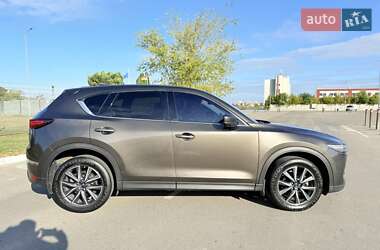 Позашляховик / Кросовер Mazda CX-5 2018 в 