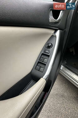 Позашляховик / Кросовер Mazda CX-5 2013 в 