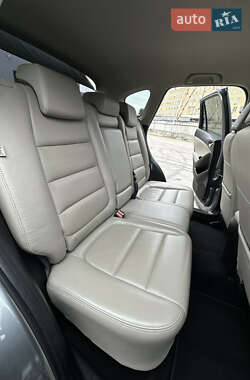 Позашляховик / Кросовер Mazda CX-5 2013 в 