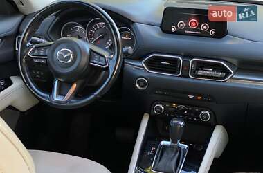Позашляховик / Кросовер Mazda CX-5 2018 в 