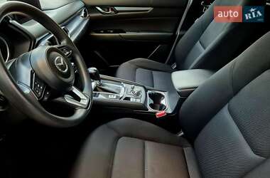 Позашляховик / Кросовер Mazda CX-5 2017 в 