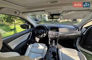 Позашляховик / Кросовер Mazda CX-5 2016 в 