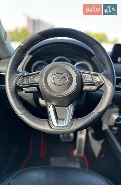 Позашляховик / Кросовер Mazda CX-5 2017 в 