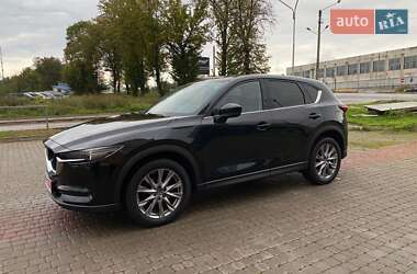 Позашляховик / Кросовер Mazda CX-5 2020 в 