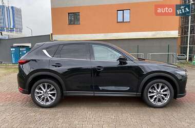 Позашляховик / Кросовер Mazda CX-5 2020 в 
