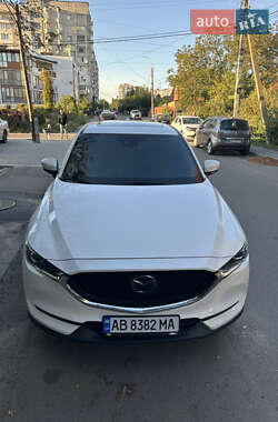 Позашляховик / Кросовер Mazda CX-5 2018 в 
