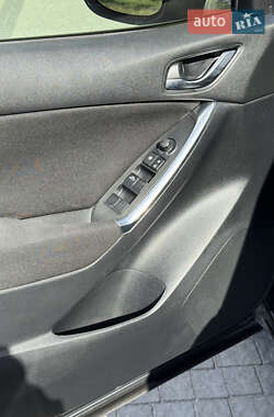 Позашляховик / Кросовер Mazda CX-5 2012 в 