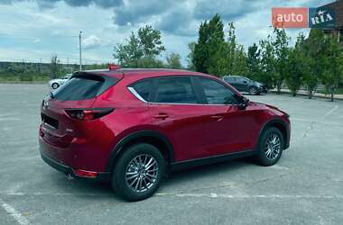 Позашляховик / Кросовер Mazda CX-5 2017 в 