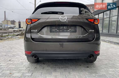 Позашляховик / Кросовер Mazda CX-5 2018 в 