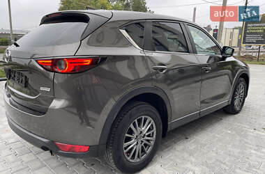 Позашляховик / Кросовер Mazda CX-5 2018 в 