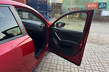 Позашляховик / Кросовер Mazda CX-5 2015 в 