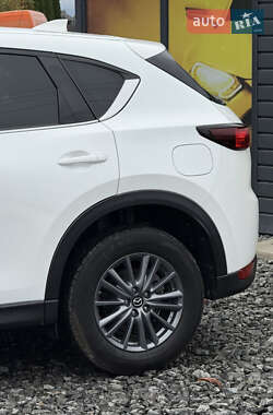 Позашляховик / Кросовер Mazda CX-5 2020 в 