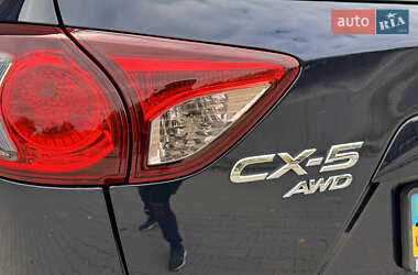 Позашляховик / Кросовер Mazda CX-5 2016 в 