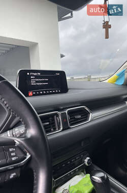 Внедорожник / Кроссовер Mazda CX-5 2018 в 