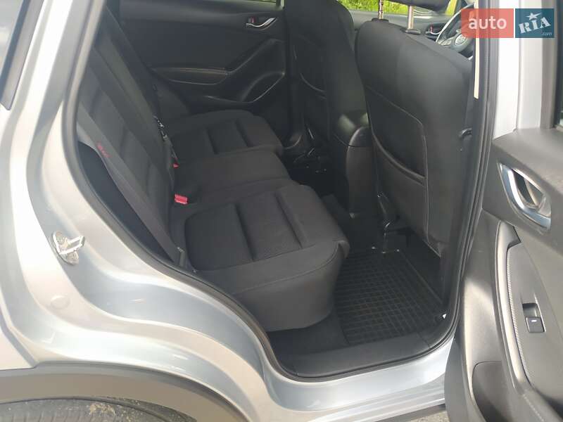 Позашляховик / Кросовер Mazda CX-5 2016 в Дубні