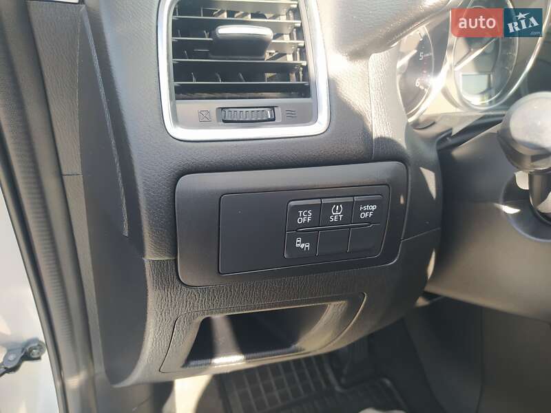 Позашляховик / Кросовер Mazda CX-5 2016 в Дубні