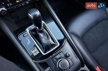Позашляховик / Кросовер Mazda CX-5 2020 в 