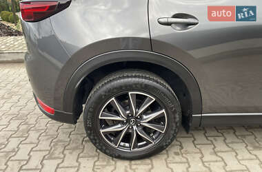 Позашляховик / Кросовер Mazda CX-5 2018 в 