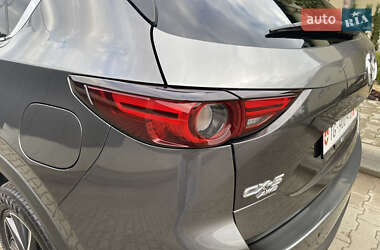 Позашляховик / Кросовер Mazda CX-5 2018 в 