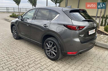 Позашляховик / Кросовер Mazda CX-5 2018 в 