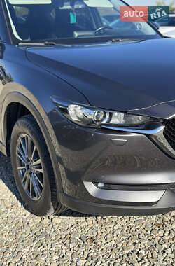 Позашляховик / Кросовер Mazda CX-5 2018 в 