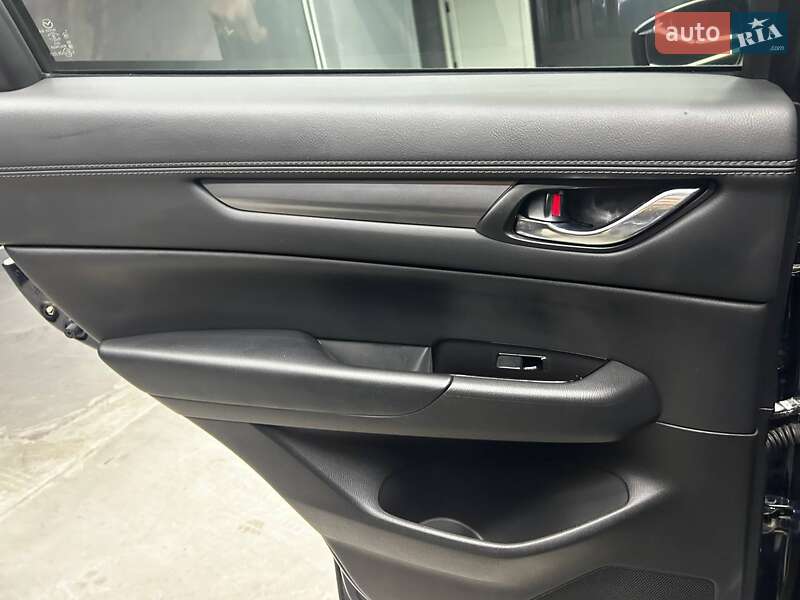 Позашляховик / Кросовер Mazda CX-5 2017 в Чернівцях