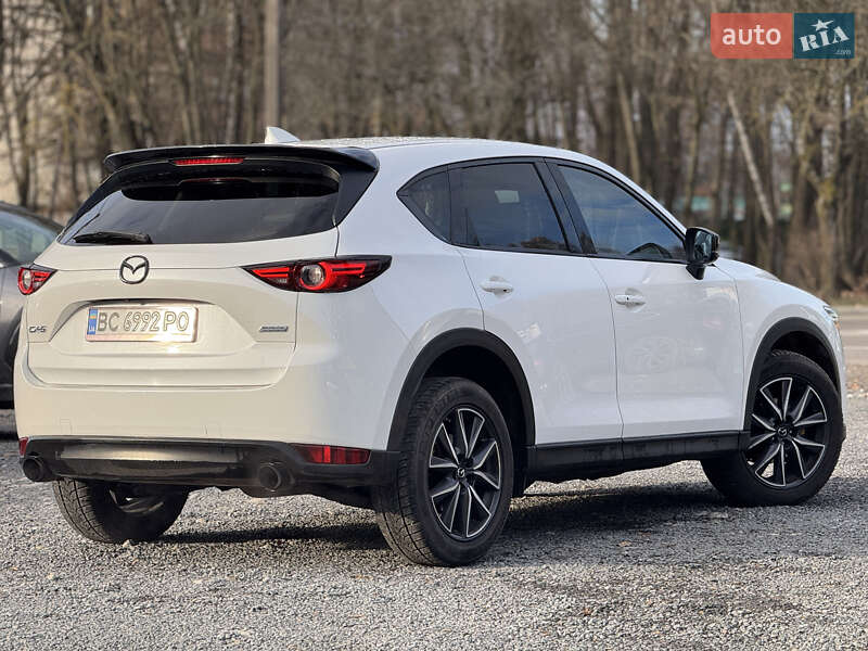Внедорожник / Кроссовер Mazda CX-5 2017 в Новояворовске