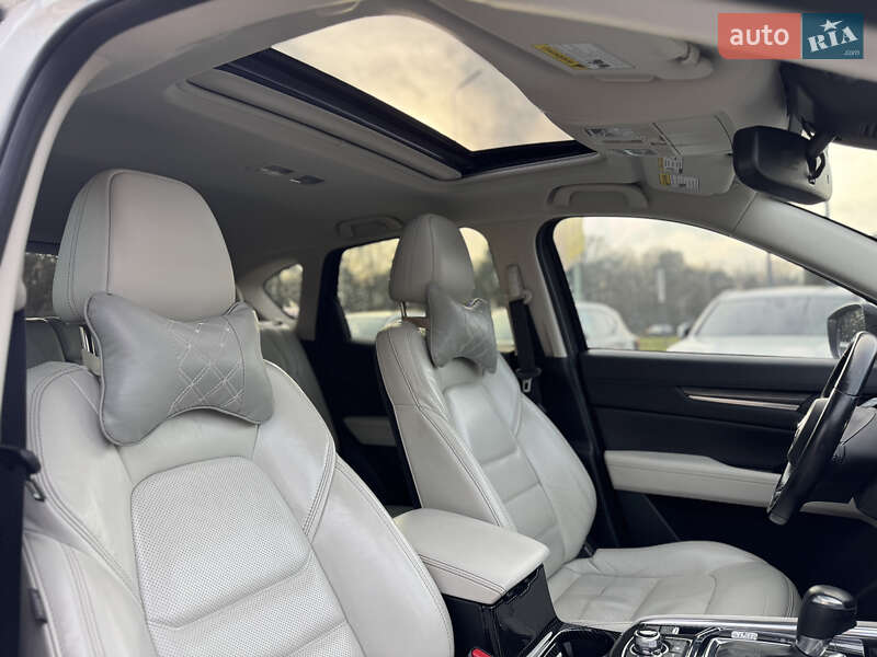 Внедорожник / Кроссовер Mazda CX-5 2017 в Новояворовске