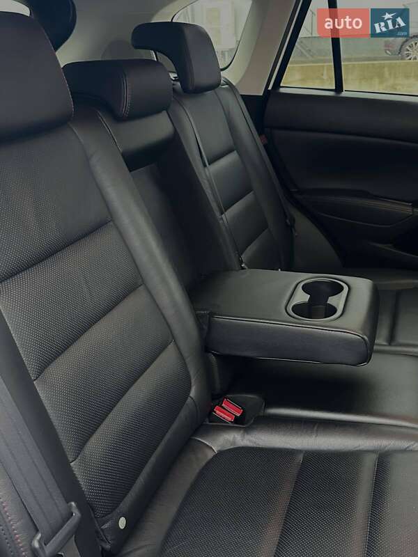 Внедорожник / Кроссовер Mazda CX-5 2014 в Нововолынске