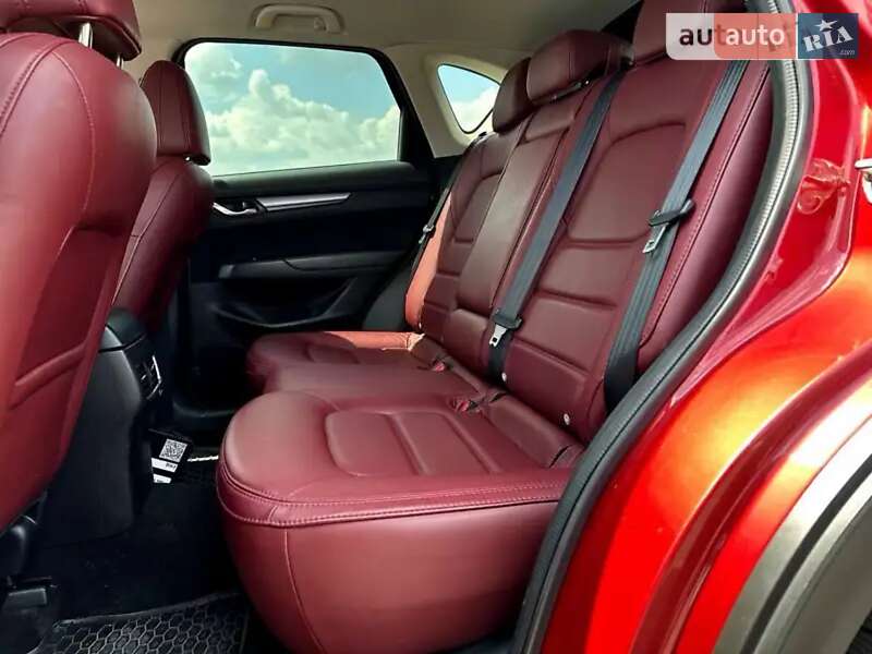 Позашляховик / Кросовер Mazda CX-5 2017 в Млиніві