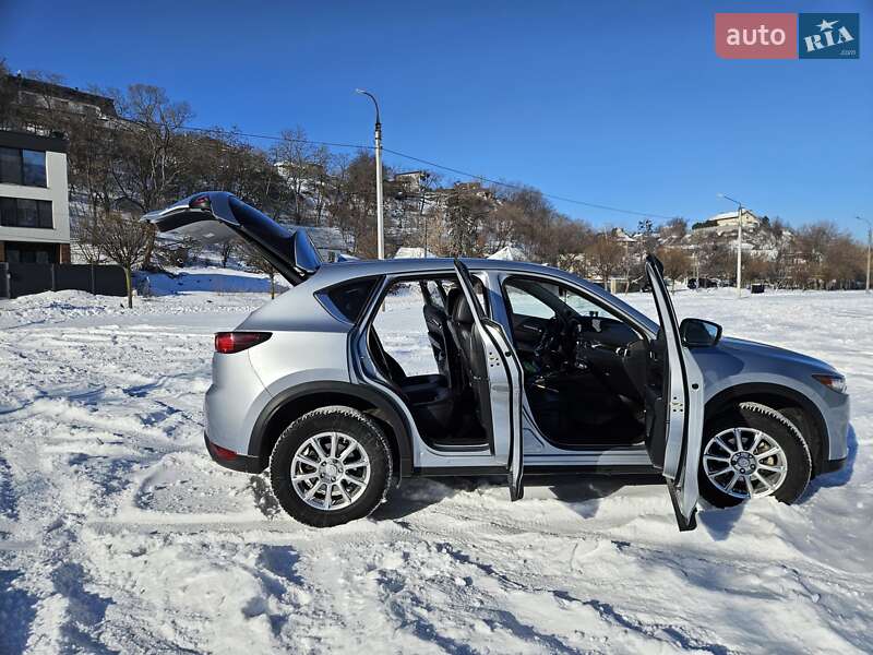 Внедорожник / Кроссовер Mazda CX-5 2017 в Черкассах