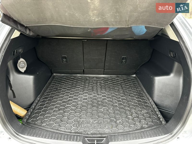 Внедорожник / Кроссовер Mazda CX-5 2016 в Гайсине