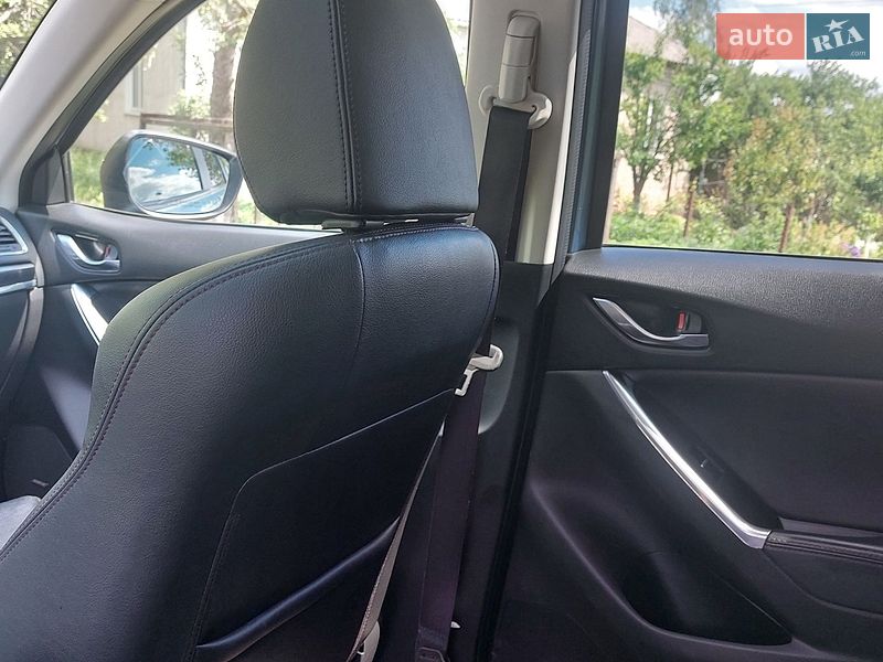 Внедорожник / Кроссовер Mazda CX-5 2016 в Александрие