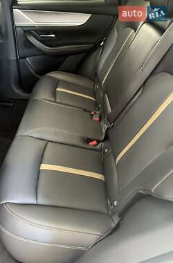Позашляховик / Кросовер Mazda CX-60 2023 в 