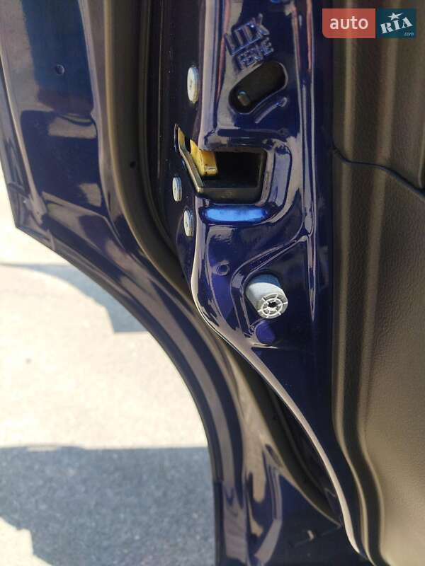 Позашляховик / Кросовер Mazda CX-7 2010 в Переяславі