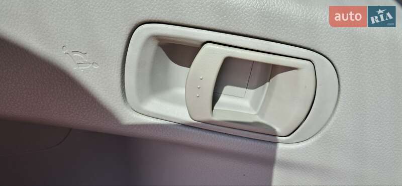 Позашляховик / Кросовер Mazda CX-7 2012 в Нововолинську