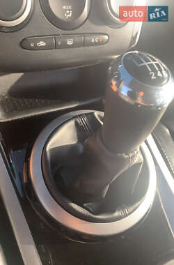 Позашляховик / Кросовер Mazda CX-7 2011 в 